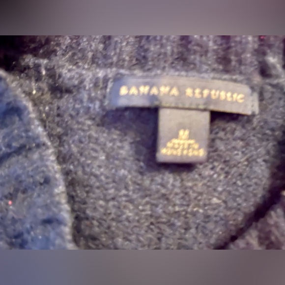 Banana Republic Women’s Sweater Size Medium - Picture 5 of 5